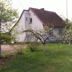 foto dom w Jakowie